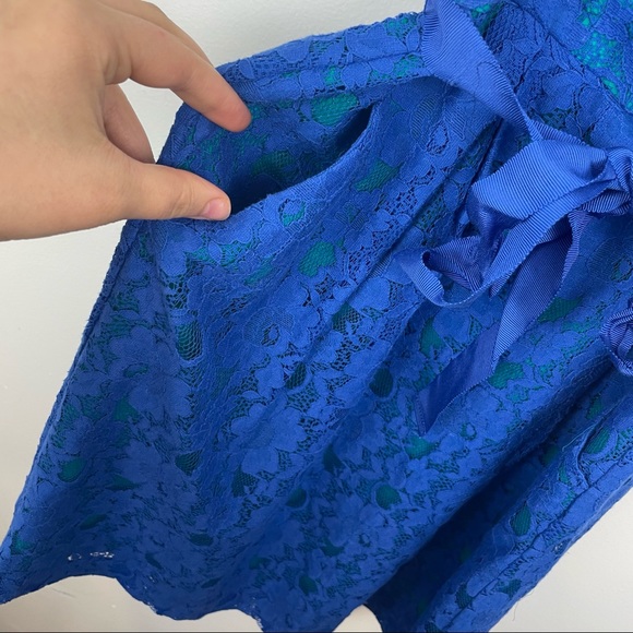 BCBGMaxAzria Lace Cap Sleeve Tie Front Royal Blue Scoop Neck Pockets Dress 6P - Picture 4 of 5